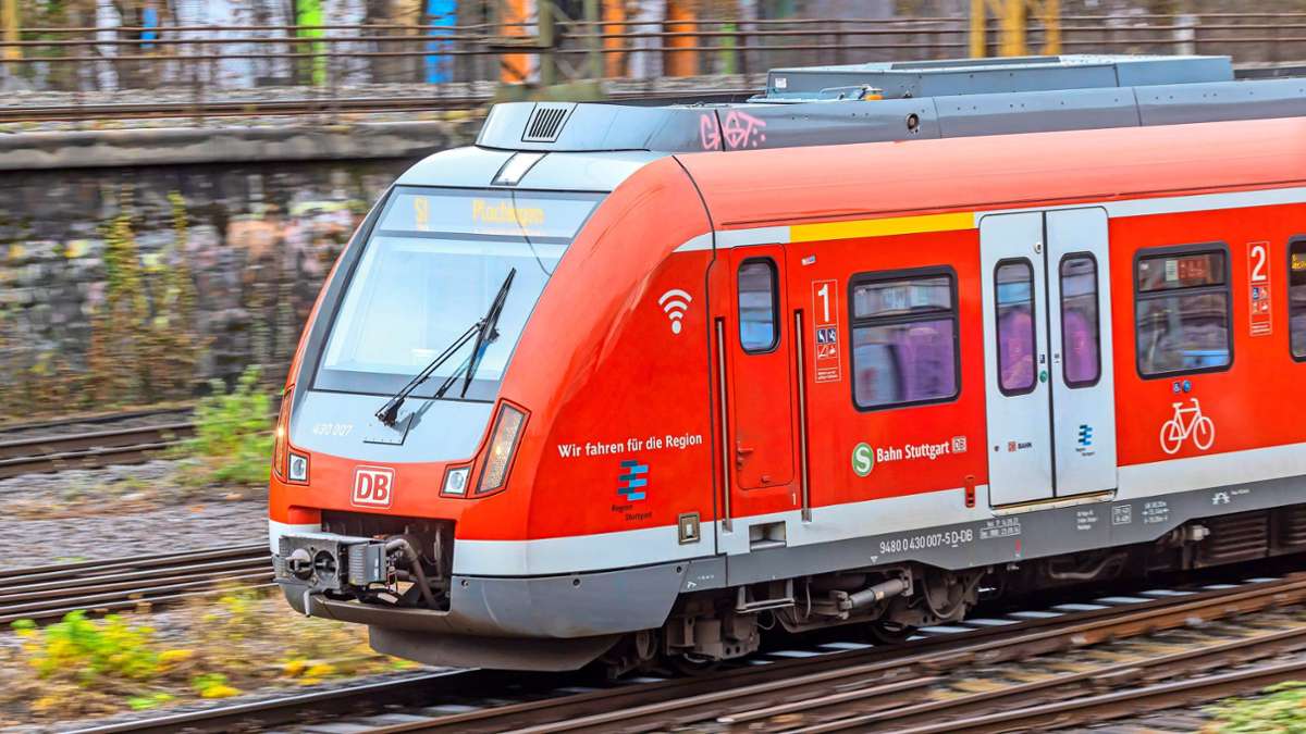 Zwischen Plochingen und Stuttgart: Polizei am Bahnhof Esslingen im Einsatz – S-Bahn-Linie S1 steht kurzzeitig still - Kreis