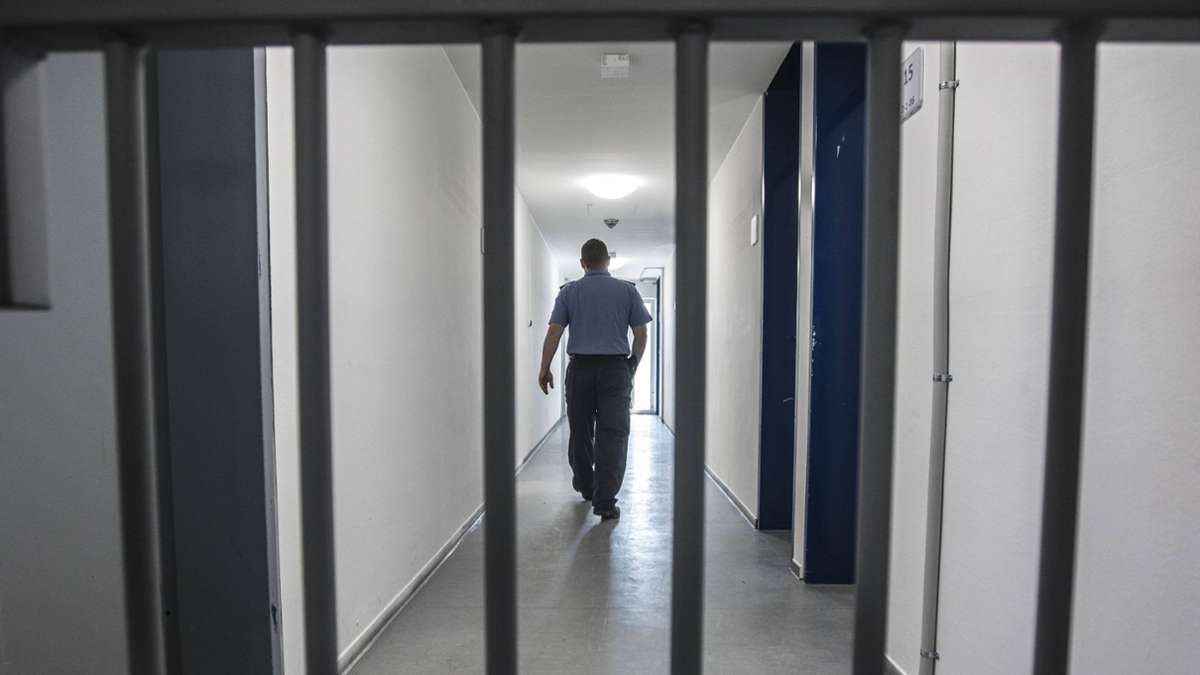 Raub in Stuttgart: 19- und 22-Jährige beraubt – zwei Tatverdächtige in Haft