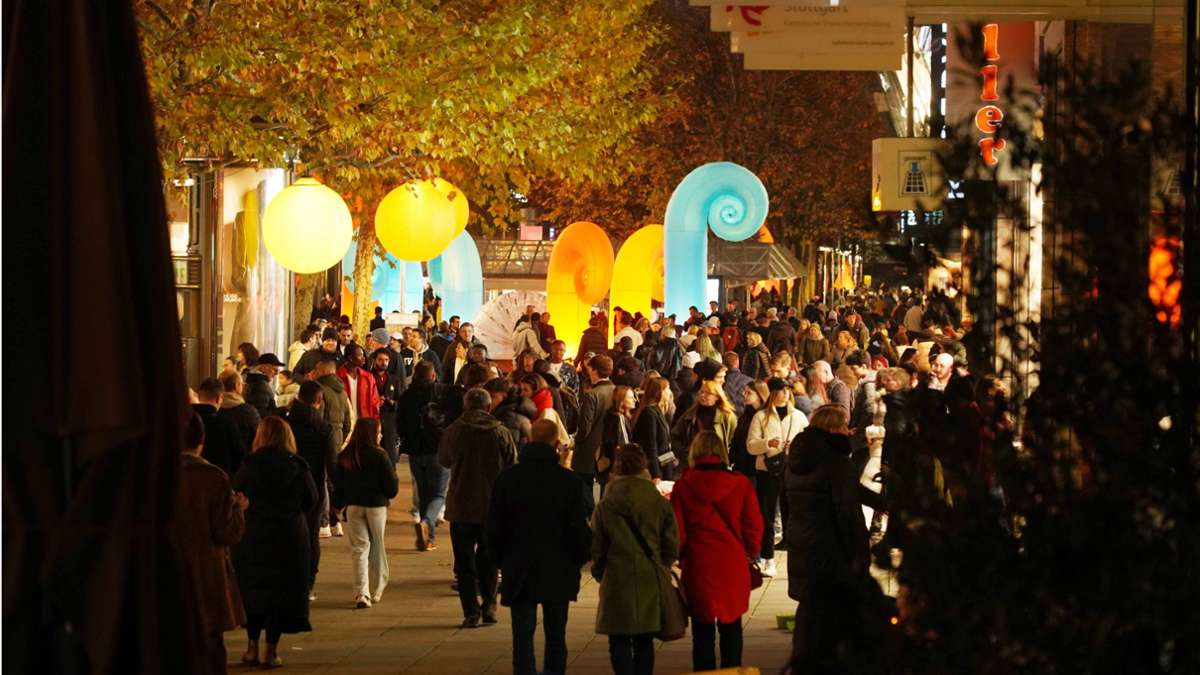 Lange Einkaufsnacht: „Stuttgart leuchtet“ lässt den Einzelhandel strahlen