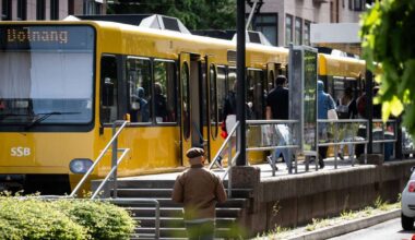 Unfall in Stuttgart-West: Auto kollidiert mit Stadtbahn – kurzzeitige Streckenunterbrechung