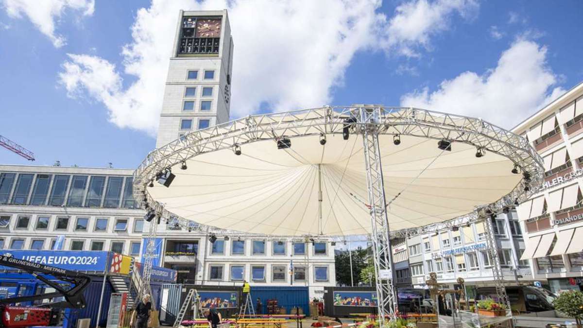 Hitze in Stuttgart: „EM-Schirm“ ab 2026 auf dem Marktplatz? Stuttgart muss nun schnell entscheiden