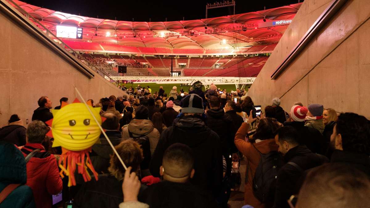 Laternenlauf in Bad Cannstatt: Tausende bei Stuttgarts größtem Laternenumzug - Stuttgart