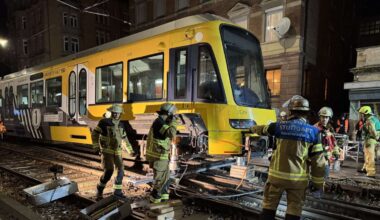 Feuerwehreinsatz in Stuttgart-Süd: Stadtbahn in der Böblinger Straße entgleist