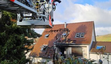 Brand mit Explosion in Hedelfingen: Mehrfamilienhaus abgebrannt – Polizei gibt weitere Details bekannt