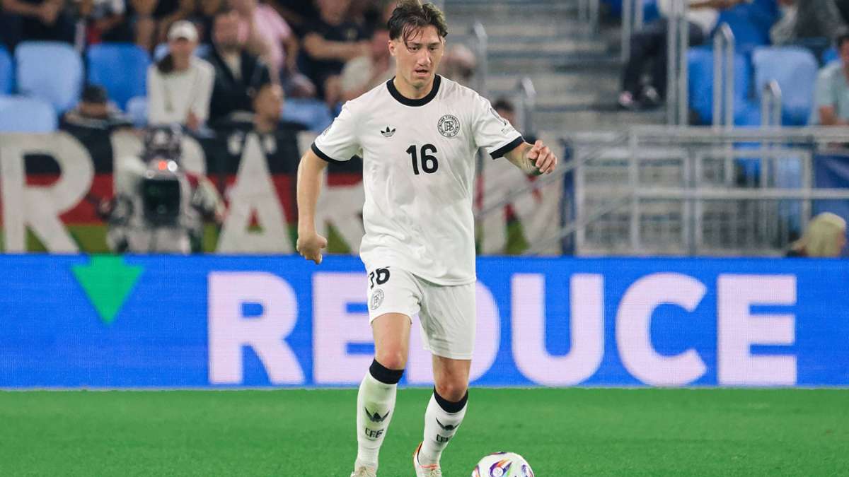 Nationalspieler des VfB Stuttgart: Angelo Stiller punktet daheim auf dem Sofa