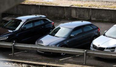 Besonders Kleinwagen: Autos werden immer breiter – Stuttgarter Parkhausbetreiber haben ein Problem - Stuttgart