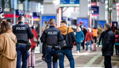 Stuttgart und Mannheim: Warum an diesen Bahnhöfen am Wochenende mehr Polizei zu sehen ist - Startseite