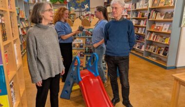 Ostend-Buchhandlung in Stuttgart: Besitzer hört nach 33 Jahren auf – Wie Stuttgart-Ost seine Buchhandlung rettet