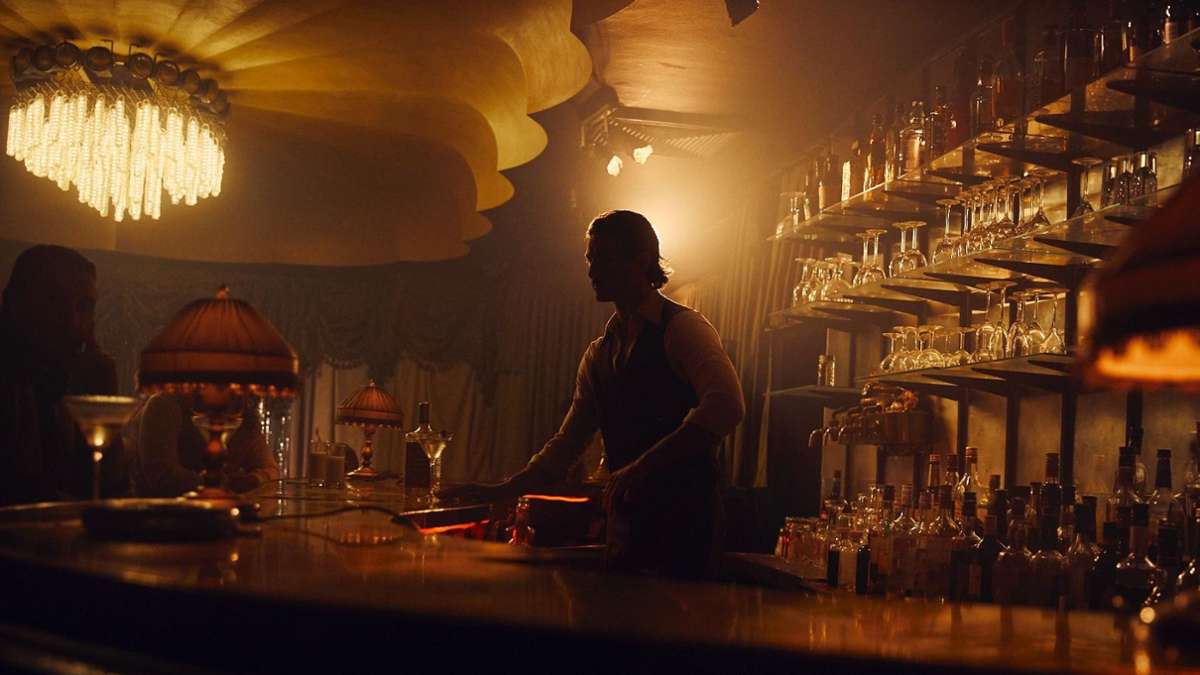 Niko Soda als Barmann: „Prägender Moment“ – Dieser Stuttgarter spielt in der Haftbefehl-Doku mit