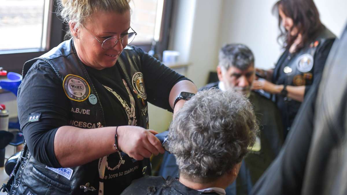 Barber Angels in Stuttgart: Engel mit Schere und viel Herz schneiden Haare und kürzen Bärte