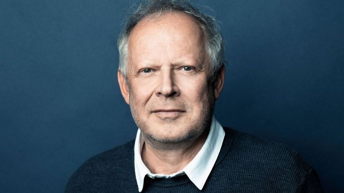 Mal eben die Welt retten?: Axel Milberg über Killer, Konvois und Konzerne