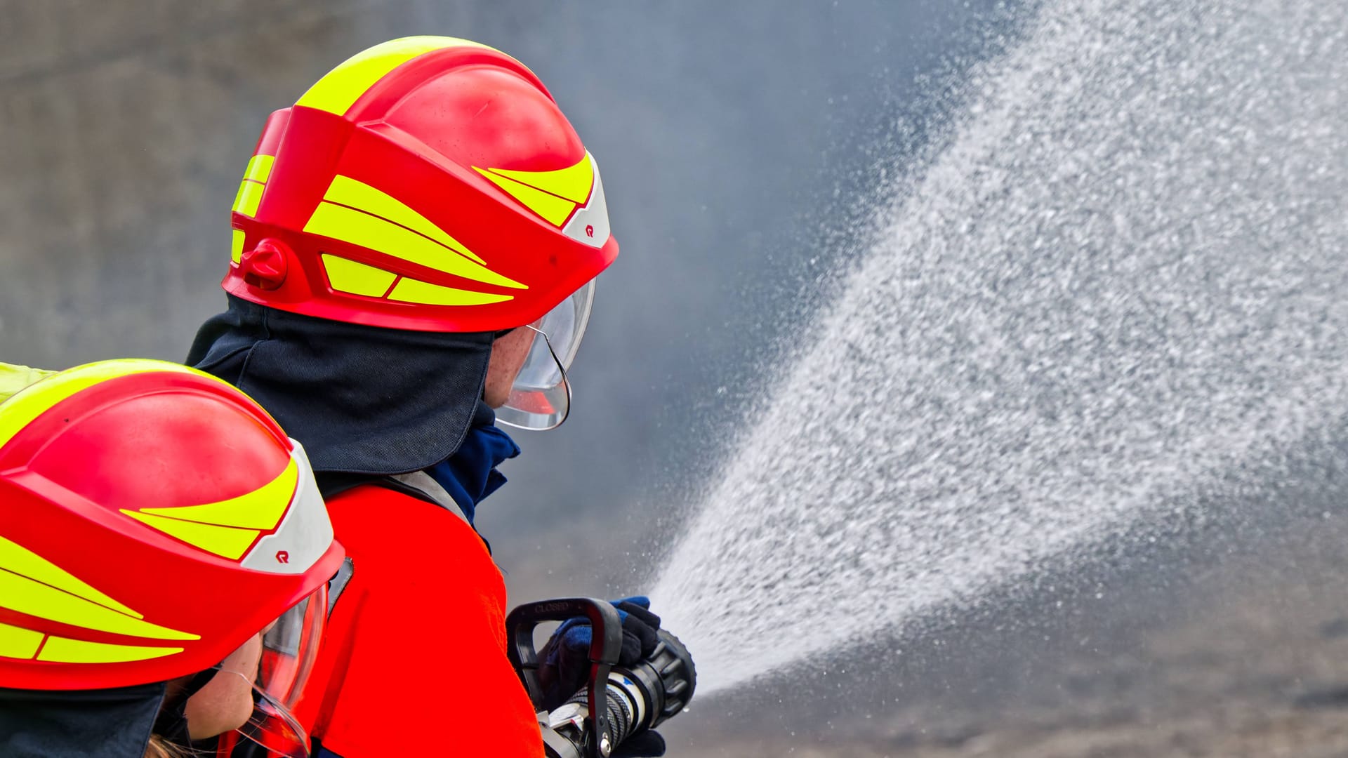 Mitglieder der Jugendfeuerwehr (Symolbild): Gegen einen Betreuer gibt es schwere Vorwürfe und Ermittlungen der Staatsanwaltschaft.
