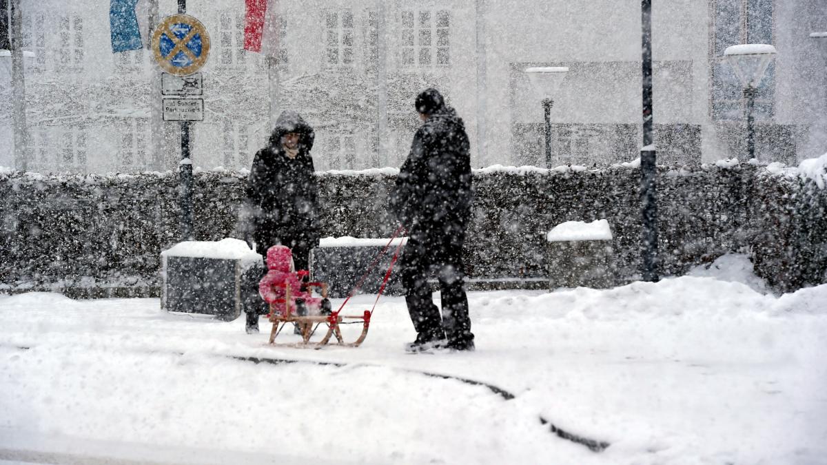 Wann fällt der erste Schnee in der Region Augsburg?