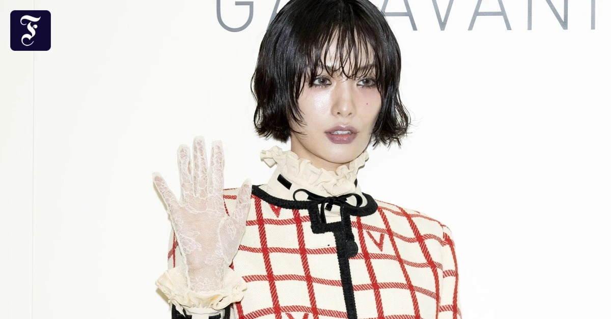 K-Pop-Star Nana kämpft mit Einbrecher und überwältigt ihn