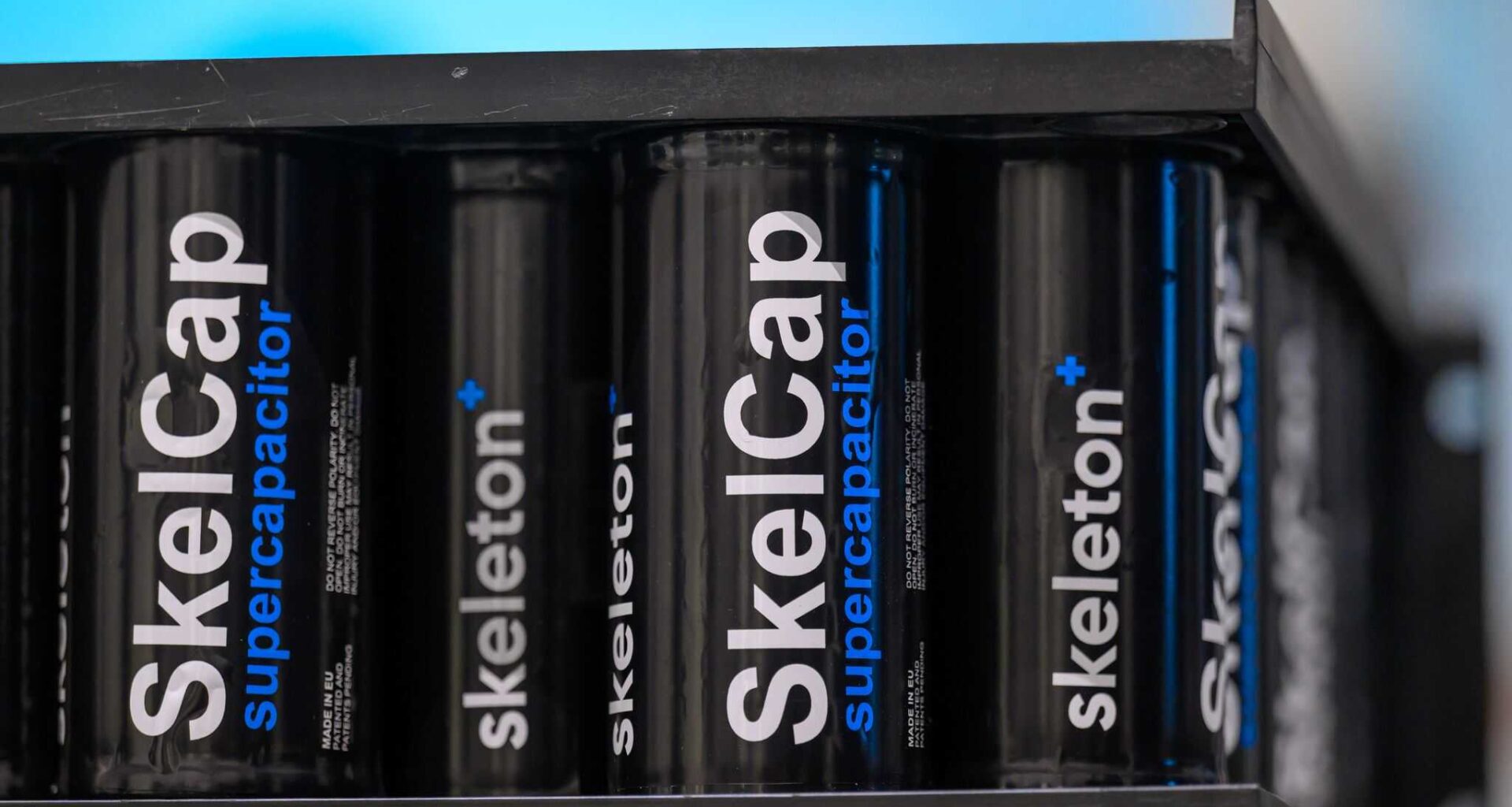 Skeleton Technologies eröffnet innovative Superkondensatoren-Fabrik zur Stärkung des Stromnetzes