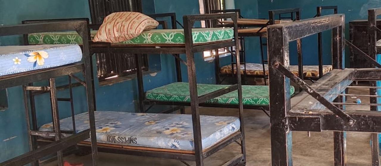 Leere Betten in einer Schule in Nigeria | AFP Leere Betten in einer Schule in Nigeria