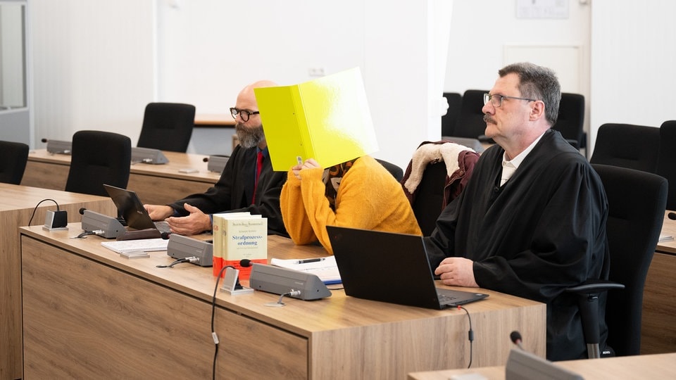 Mutmaßliche NSU-Unterstützerin Susann Eminger in Dresden vor Gericht - FAQ