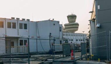 Berlin: Bau neuer Flüchtlingsunterkünfte gestoppt –vorerst