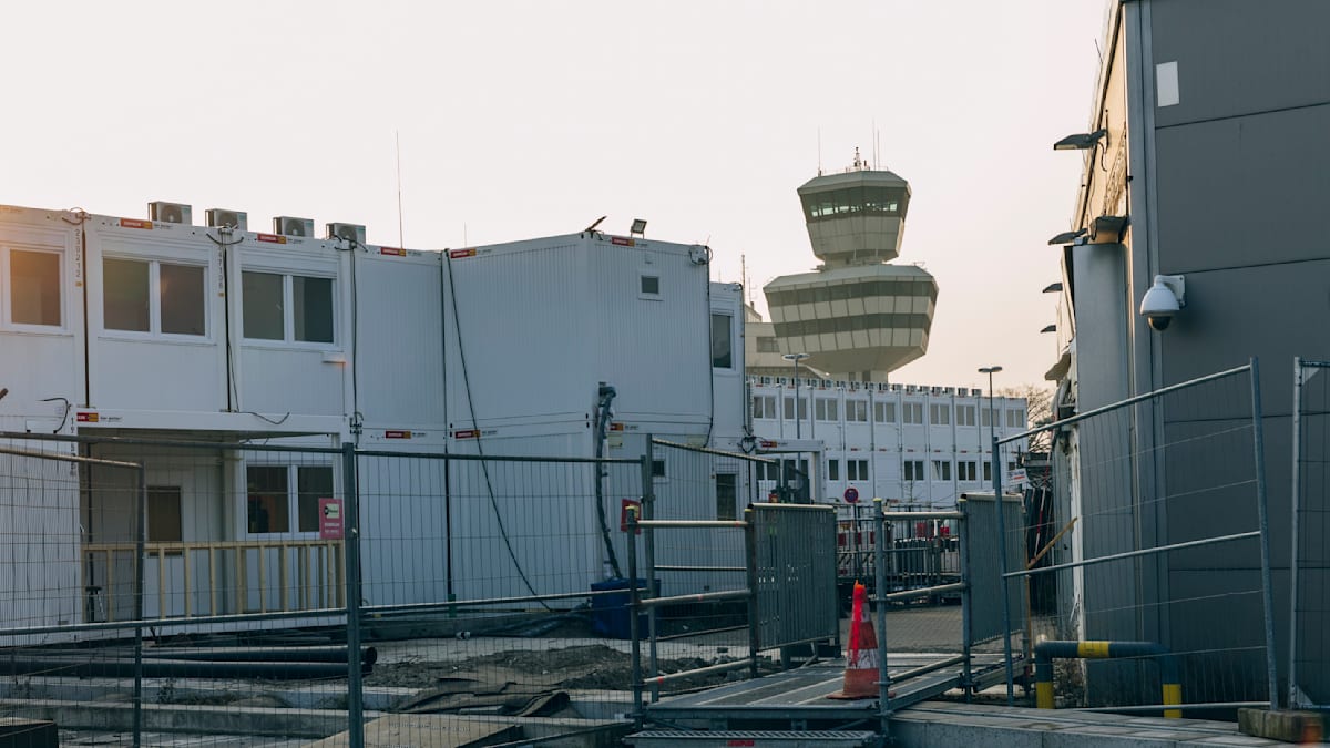 Berlin: Bau neuer Flüchtlingsunterkünfte gestoppt –vorerst