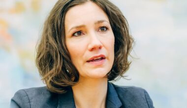 Ex-Umweltministerin von Rheinland-Pfalz: Demonstration gegen Wahl von Grünen-Politikerin Spiegel zur Sozialdezernentin in Hannover