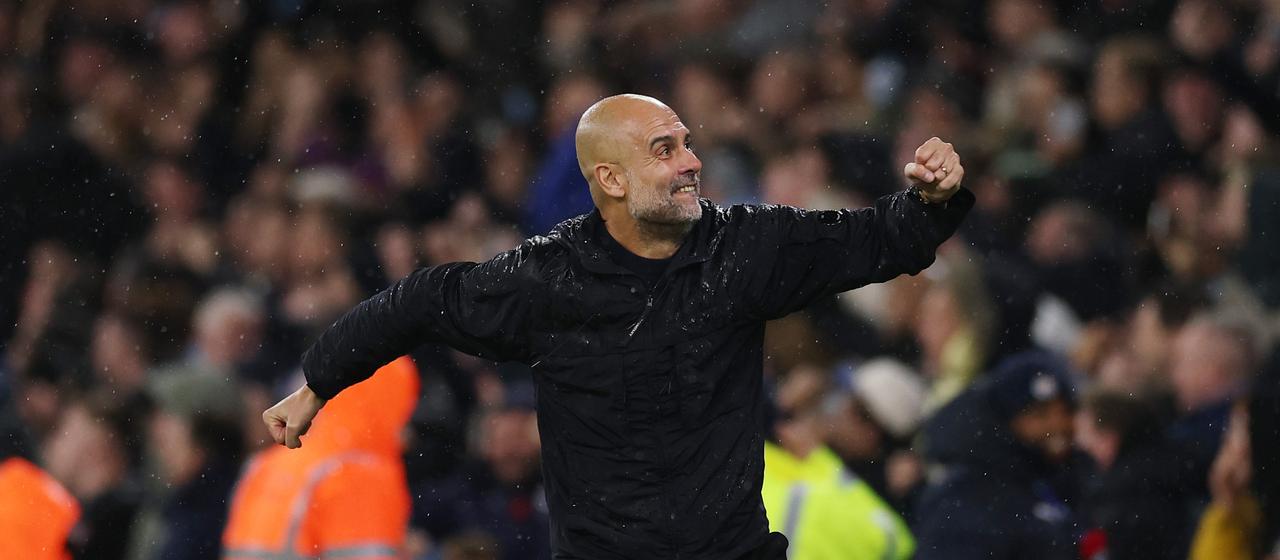 Pep Guardiola bejubelt eine Treffer im Spiel gegen den FC Liverpool