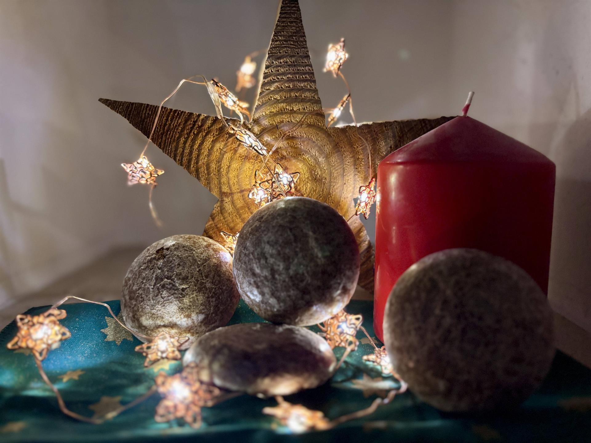Weihnachtliches Forschen mit dem MINT-Adventskalender für Kitas, Grundschulen, Offene Ganztagsschulen und die ganze Familie