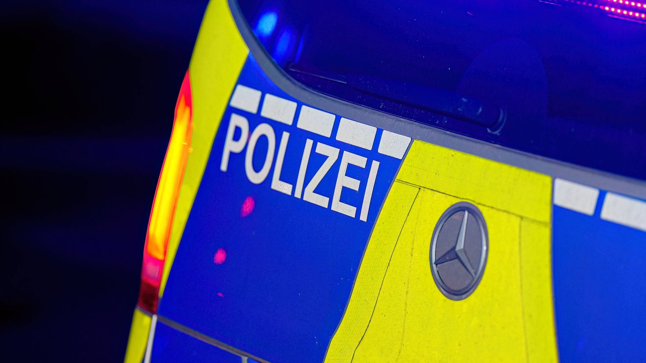 Rund 150 Vermummte ziehen am Abend durchs Bremer Viertel