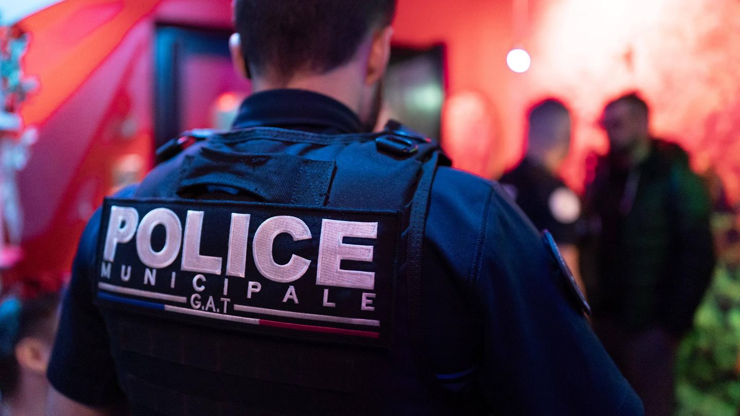 Großbrand in Frankreich: Als die Polizei den illegalen Musikdreh beenden wollte, eskalierte die Situation (Symbolbild)