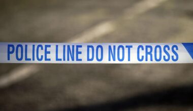 Mehrere Menschen im Zug in England niedergestochen