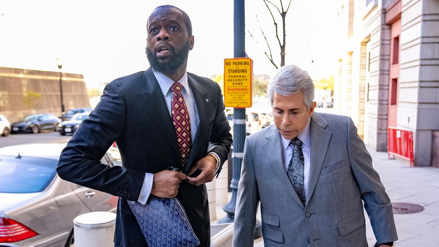 Prakazrel "Pras" Michel von den Fugees mit seinem Anwalt David Kenner