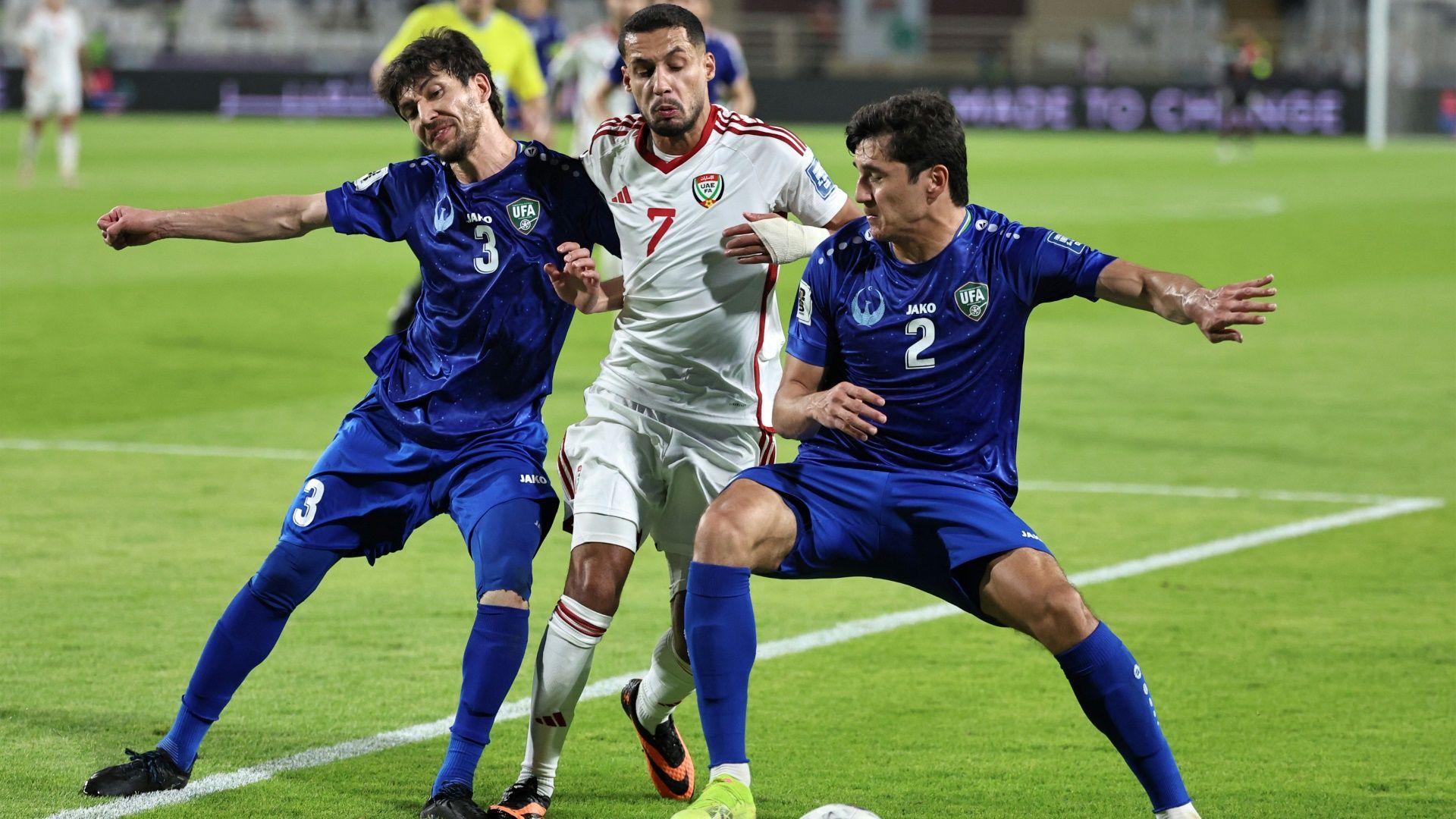 <strong>Usbekistan</strong><br>Premiere für Usbekistan: Das zentralasiatische Land darf erstmals bei einer WM-Endrunde mitspielen. Ein torloses Remis bei den Vereinigten Arabischen Emiraten genügte zur vorzeitigen Qualifikation.