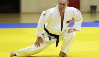 Das Foto zeigt den russischen Präsidenten Putin beim Judo-Training.