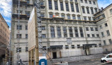 Nächtliche Tour auf Baugerüst am Rathaus endet mit einem Polizeieinsatz