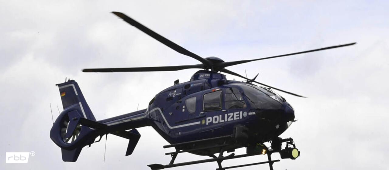 Archivbild: Ein Polizei-Hubschrauber startet in Berlin. (Quelle: dpa/Zinken)