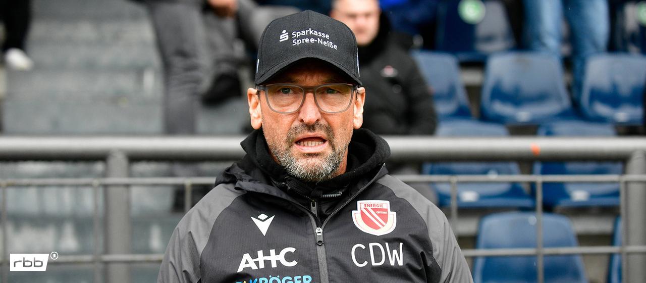 Cottbus-Trainer Claus-Dieter Wollitz (imago images/Benjamin Feller)
