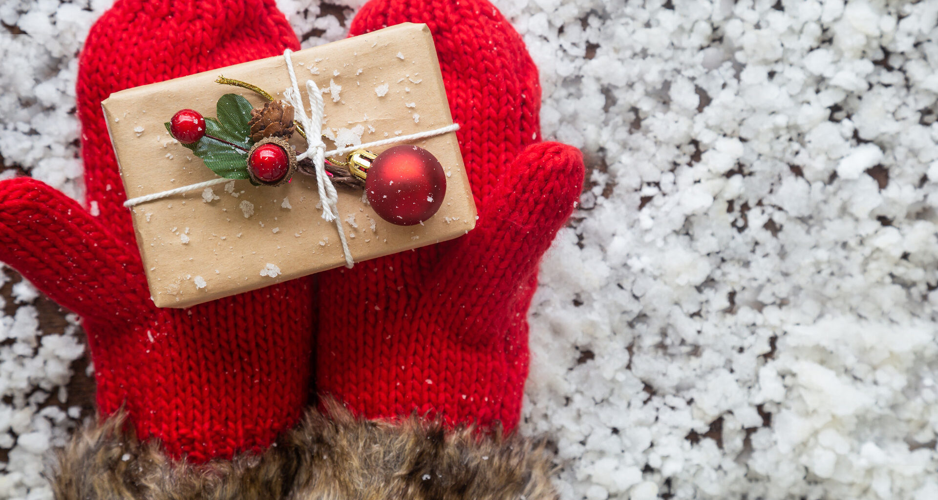 Symbolbild: Päckchen liegt in Fäustlingen
