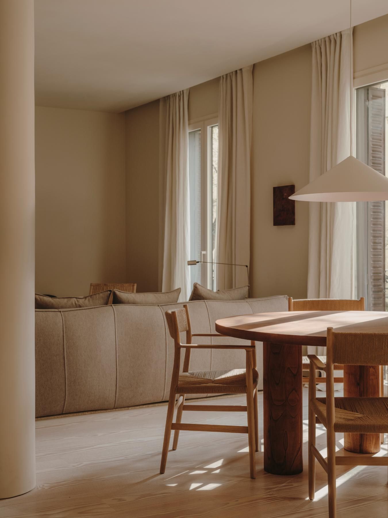 Renovierung in Madrid Sofa Essecke