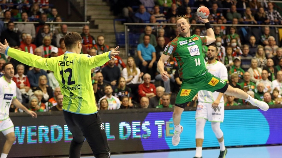 Handball: SC Magdeburg demontiert Wetzlar - SC DHfK Leipzig verliert bei Carstens-Debüt