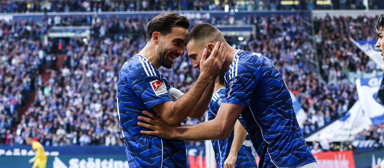 Kenan Karaman jubelt mit Hasan Kurucay