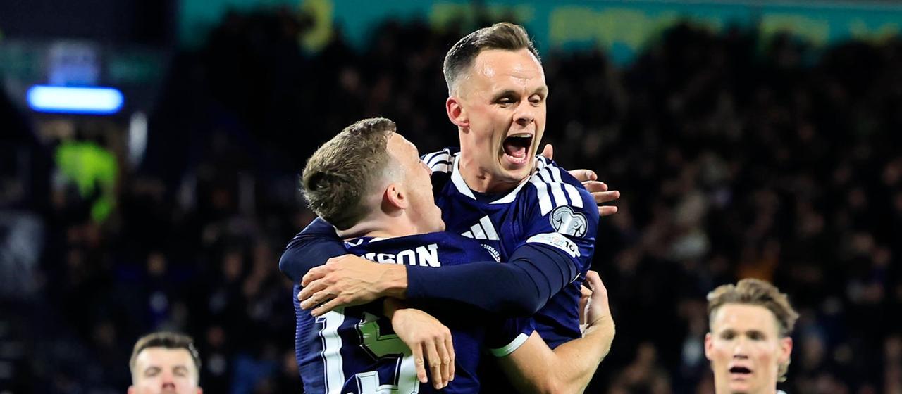  Lawrence Shankland bejubelt seinen Treffer