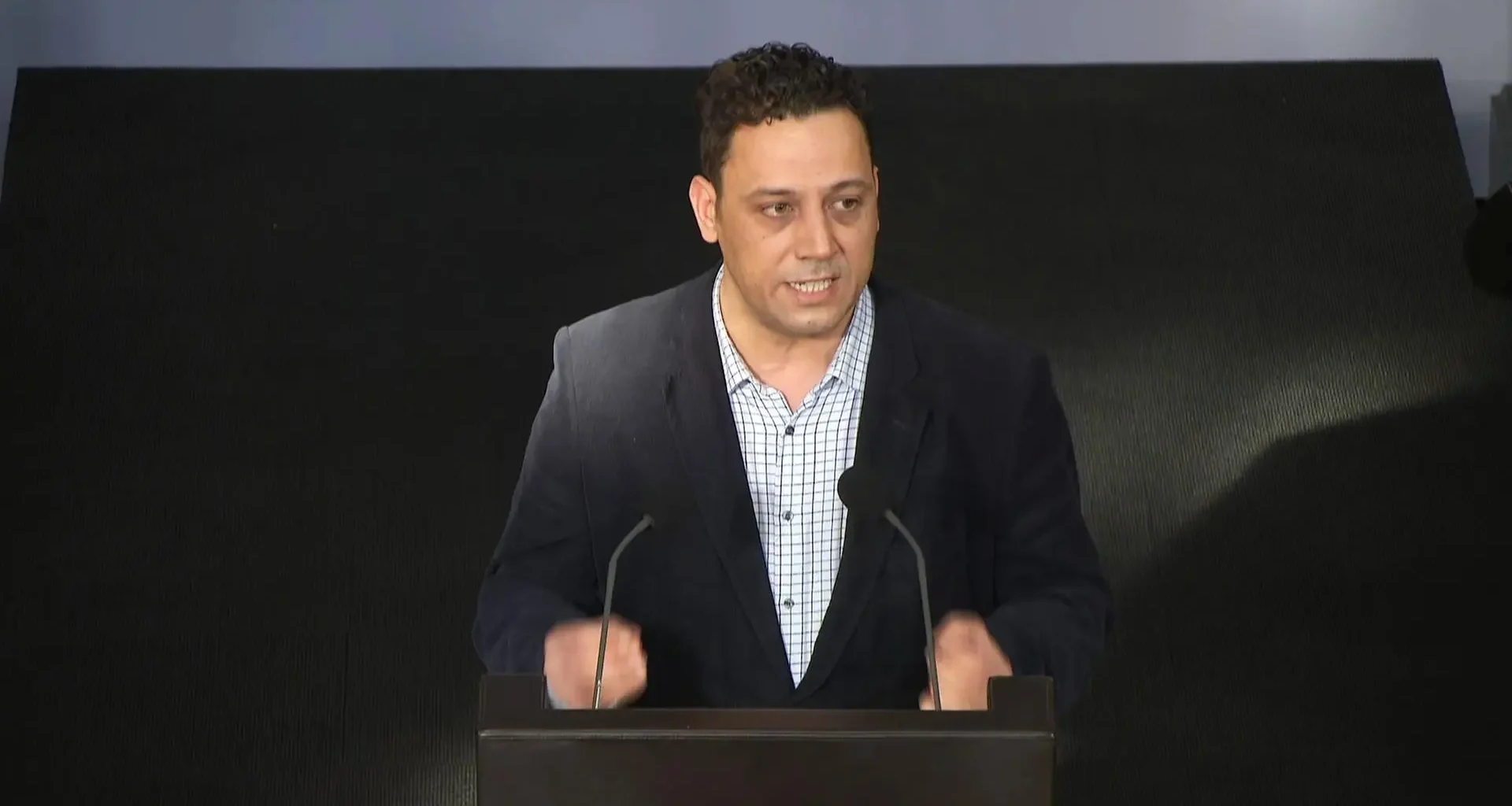 Solidaritätsaktion für Hamburger Linken-Abgeordneten Deniz Celik