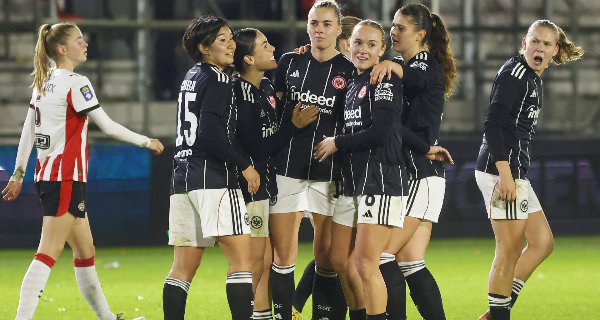 Europa Cup: Eintracht Frankfurt Frauen feiern späten Sieg in Eindhoven