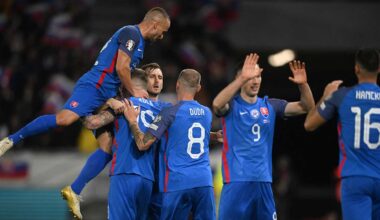 Der slowakische Mittelfeldspieler Juraj Kucka (Nr. 19) feiert des EM 2024-Qualifikationsspiels zwischen der Slowakei und Island am 16. November 2023. (Foto: VLADIMIR SIMICEK / AFP)