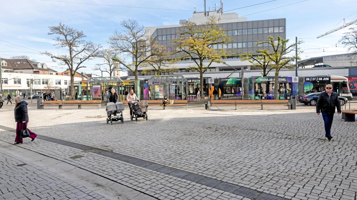 Der Stadtplatz in Lechhausen ist fertig