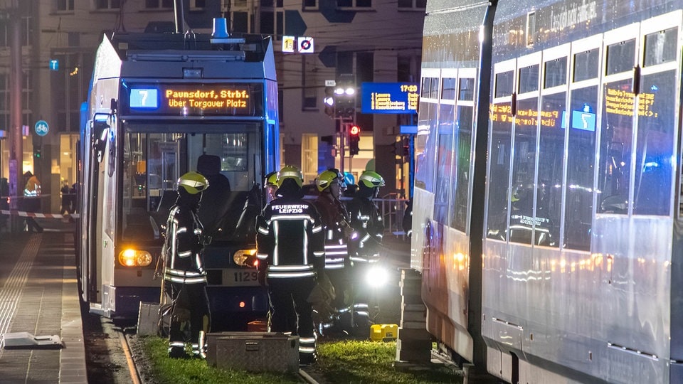 Mann am Leipziger Westplatz von Straßenbahn erfasst - 30-Jähriger schwer verletzt