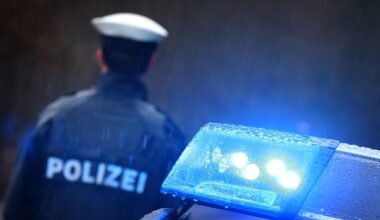 Beim Freigang griff er seine Frau mit einem Messer an