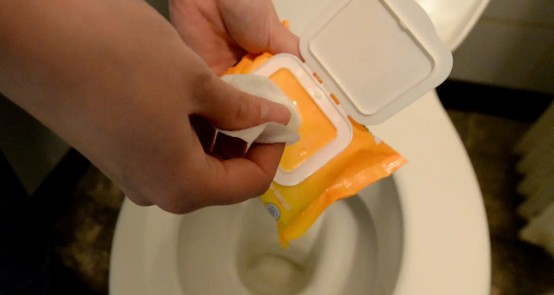 Feuchttücher im Klo: Millionen-Schaden für Hamburg Wasser