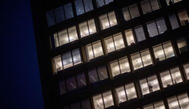 Landkreis Augsburg verzeichnet über drei Millionen Überstunden im Jahr