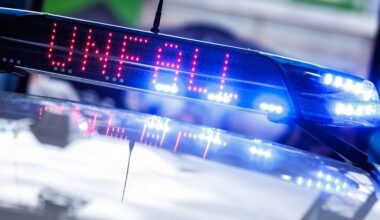 Saalekreis: Autofahrer bei Zusammenstoß mit Zug schwer verletzt