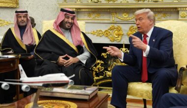 Washington: US-Präsident Donald Trump trifft den saudi-arabischen Kronprinzen Mohammed bin Salman im Oval Office des Weißen Hauses. Sie sitzen nebeneinander.